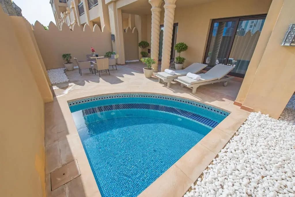 Luxurious 3BR Townhouse with Maid's & Private Pool in Palm Jumeirah - photo 16