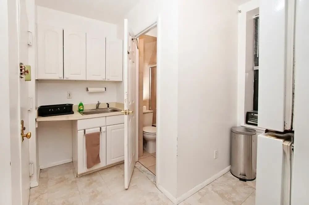 Spacious 2 BR - Upper East / 329#13 - photo 10