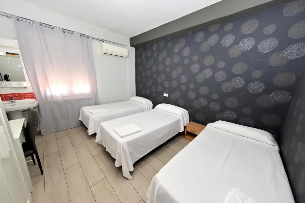 Hostal Falfes - photo 8