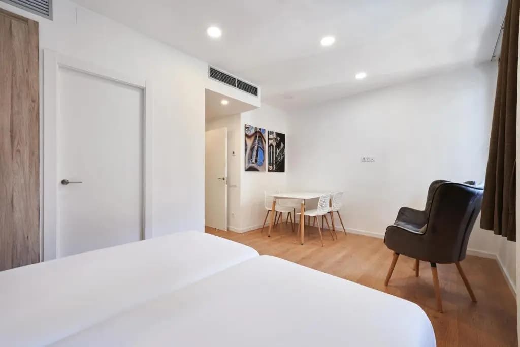 Aparthotel Augusta Barcelona - photo 3