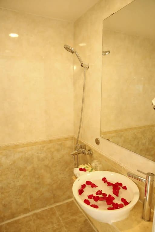 Lenid De Ho Guom Hotel - photo 8