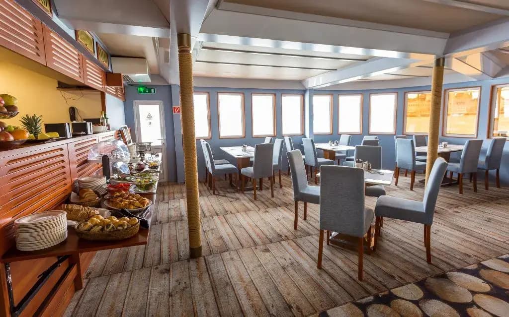 Grand Jules Boat Hotel Budapest - photo 27