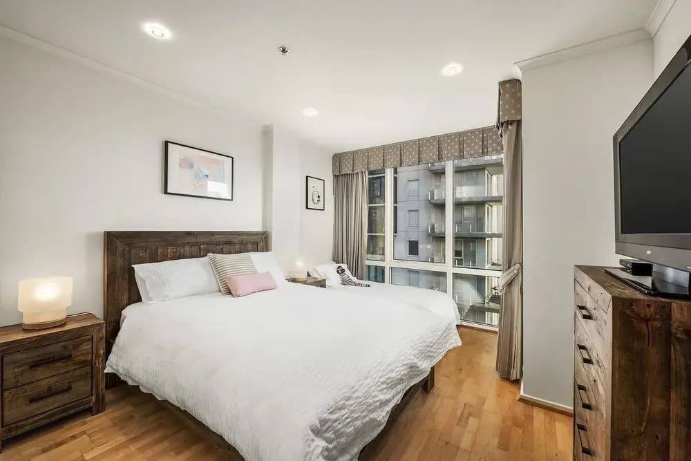 3 Bedroom Inner City Penthouse - photo 5