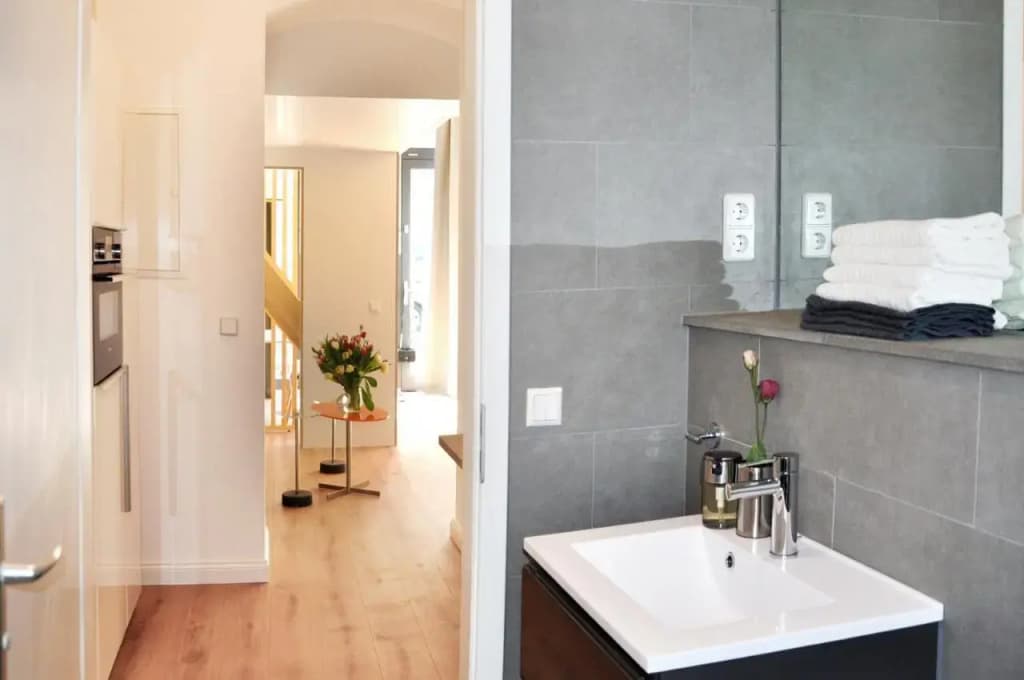 Stylish New Cube Loft by Berlin-Wall-Apartments - photo 4