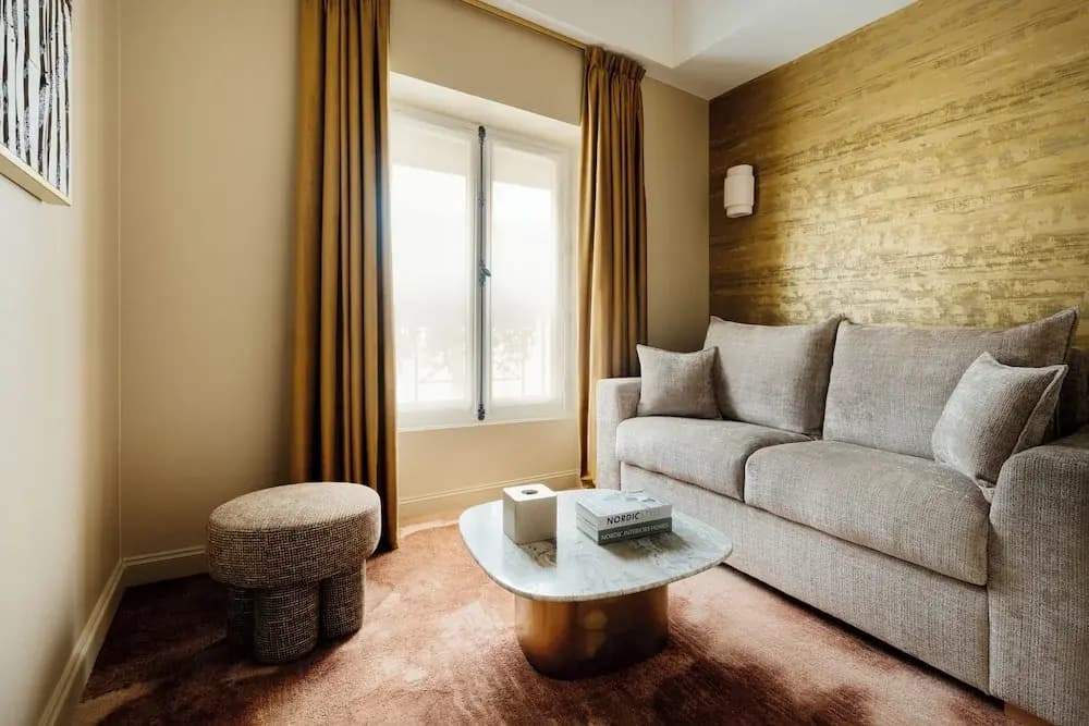 Jills Hotel - photo 36