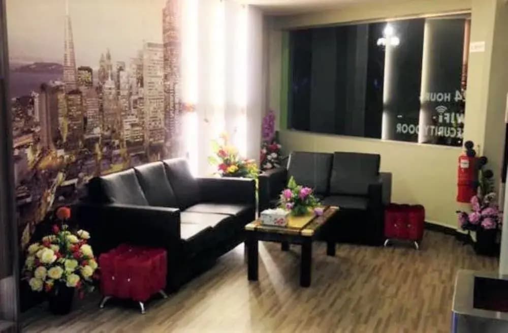 B+ Hotel - photo 11