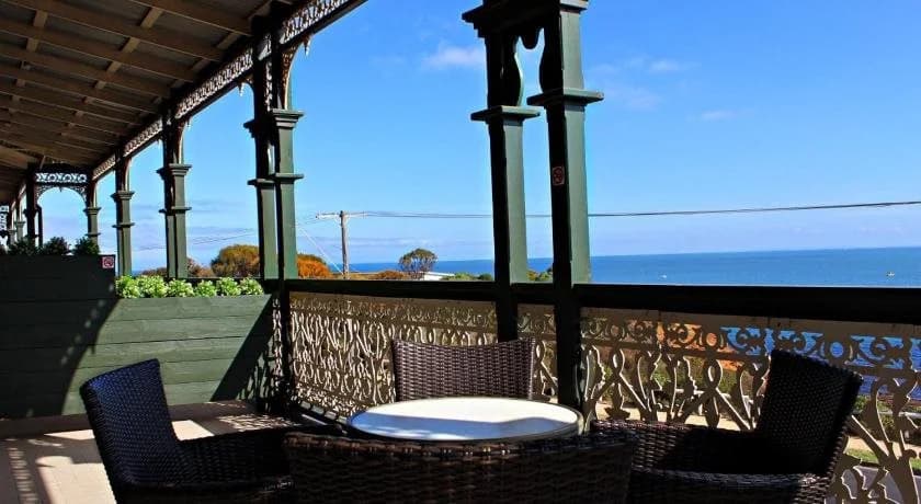 The Royal Hotel - photo 10