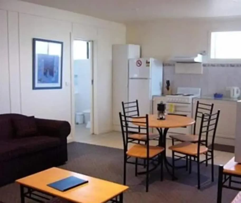 West City Motel - photo 12