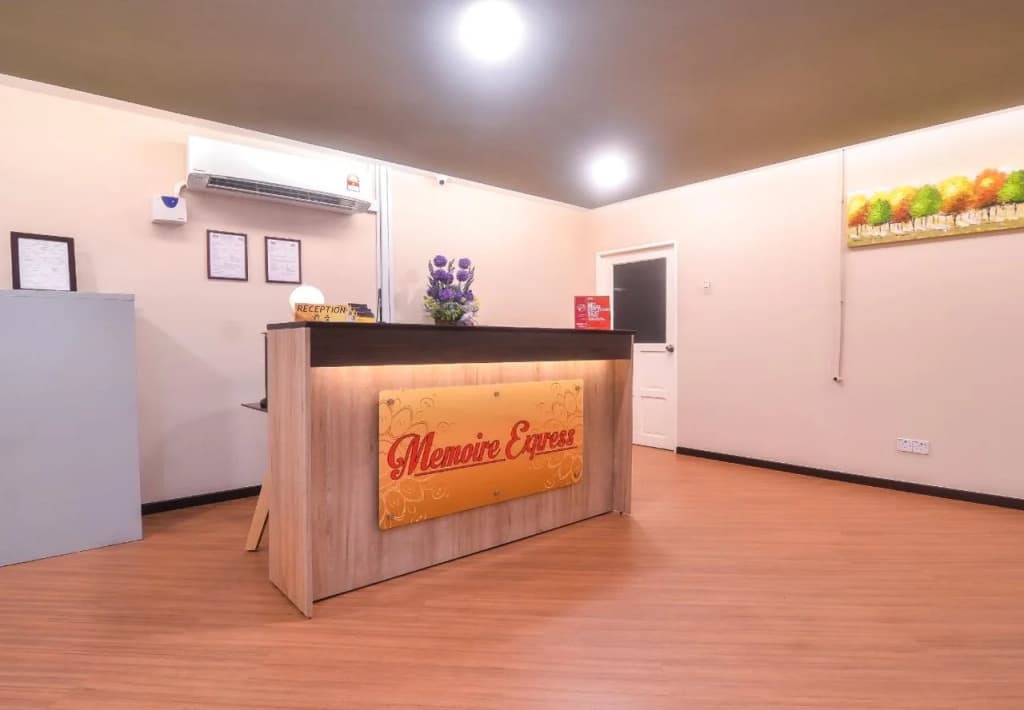 Memoire Express Floors - main photo