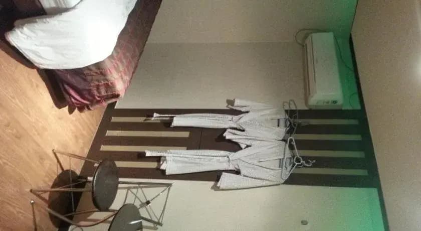 Q Motel - photo 4