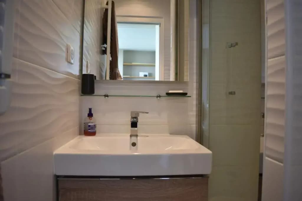 Fully Renovated Bright Studio with High View - photo 6
