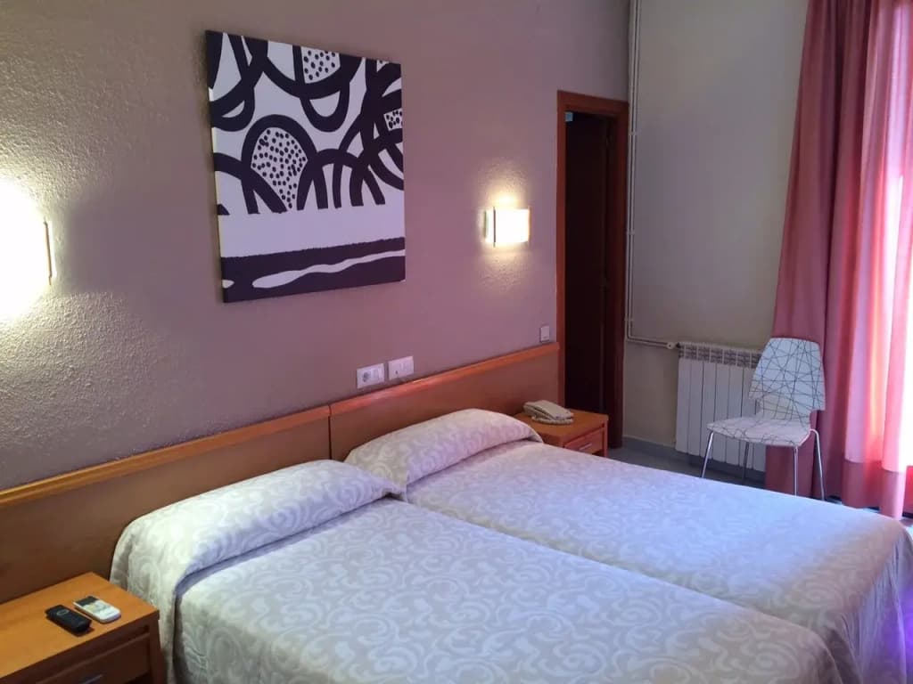 Hostal Iznajar Barcelona - photo 4