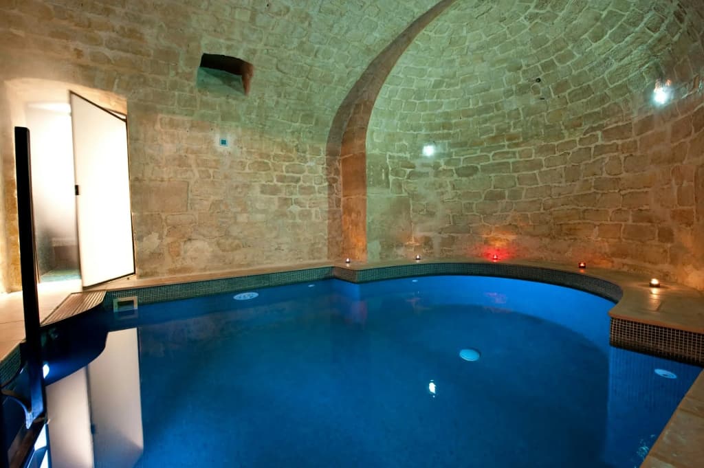 L'Hotel - photo 18