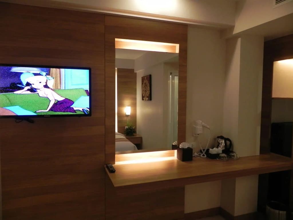 Crystal Palace Pattaya Hotel - photo 24