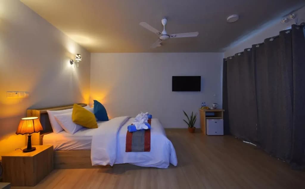 Beach Villa Ukulhas - photo 2