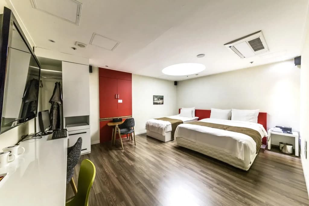 Nox Boutique Hotel - photo 1