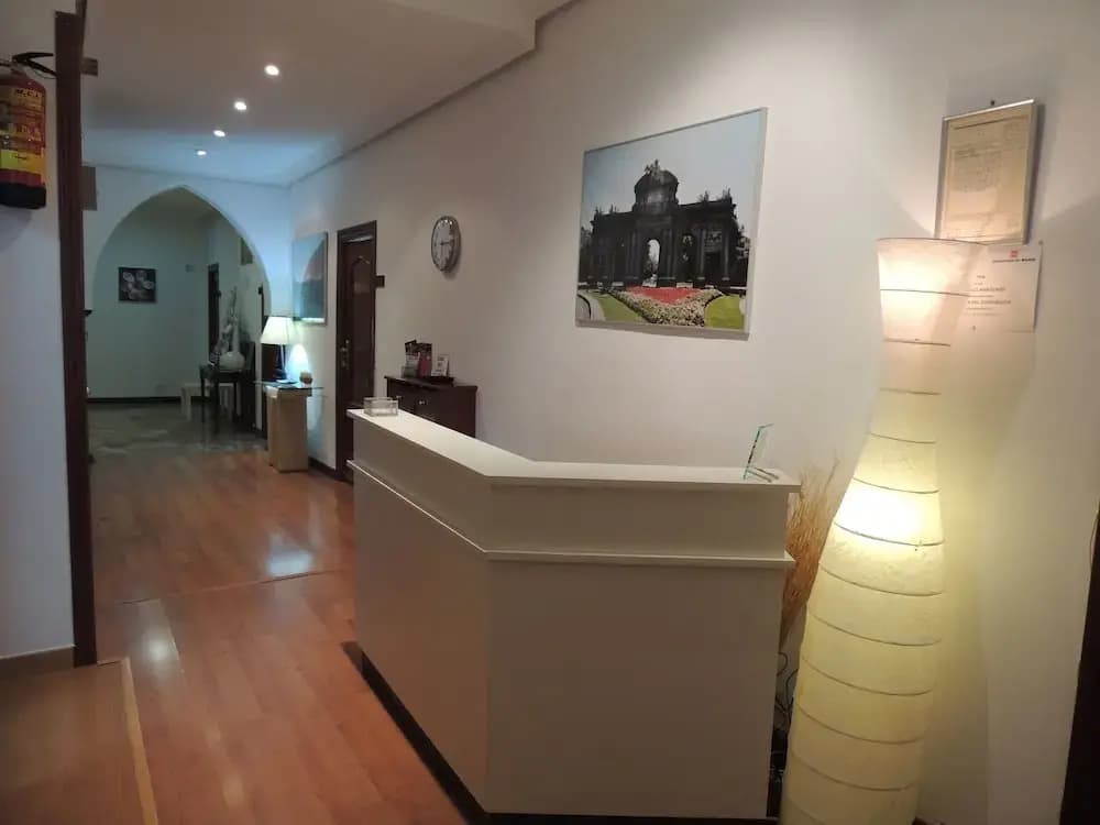 Hostal Cervantes - photo 2