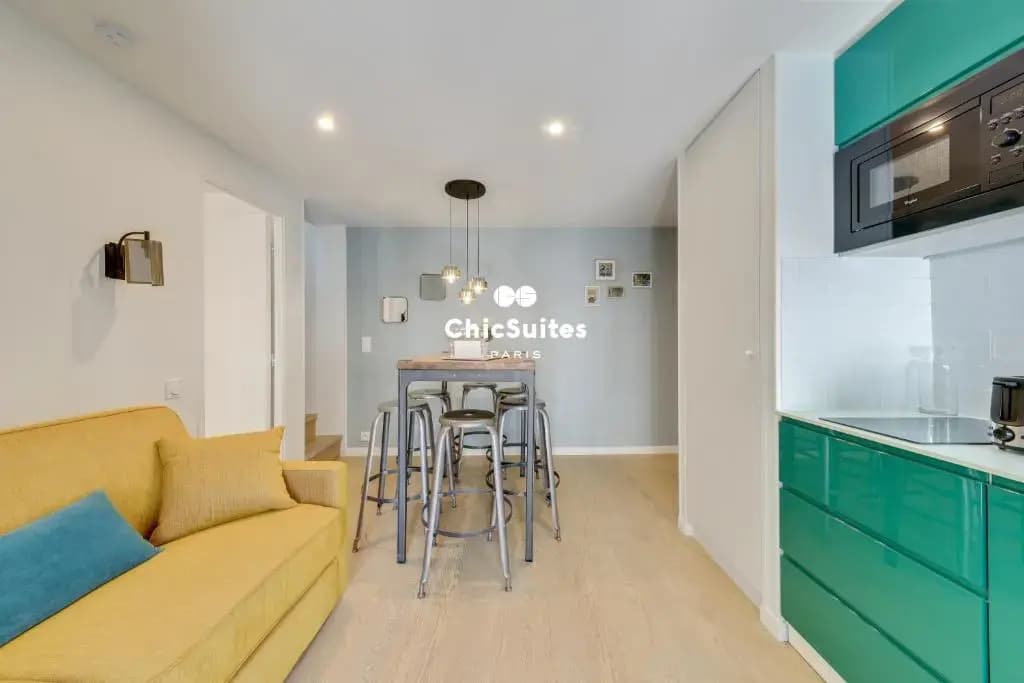 Bastille ChicSuites - photo 18