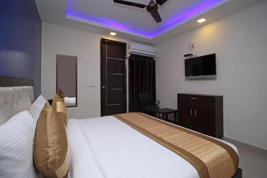 Fabexpress Tourist Palace - photo 5