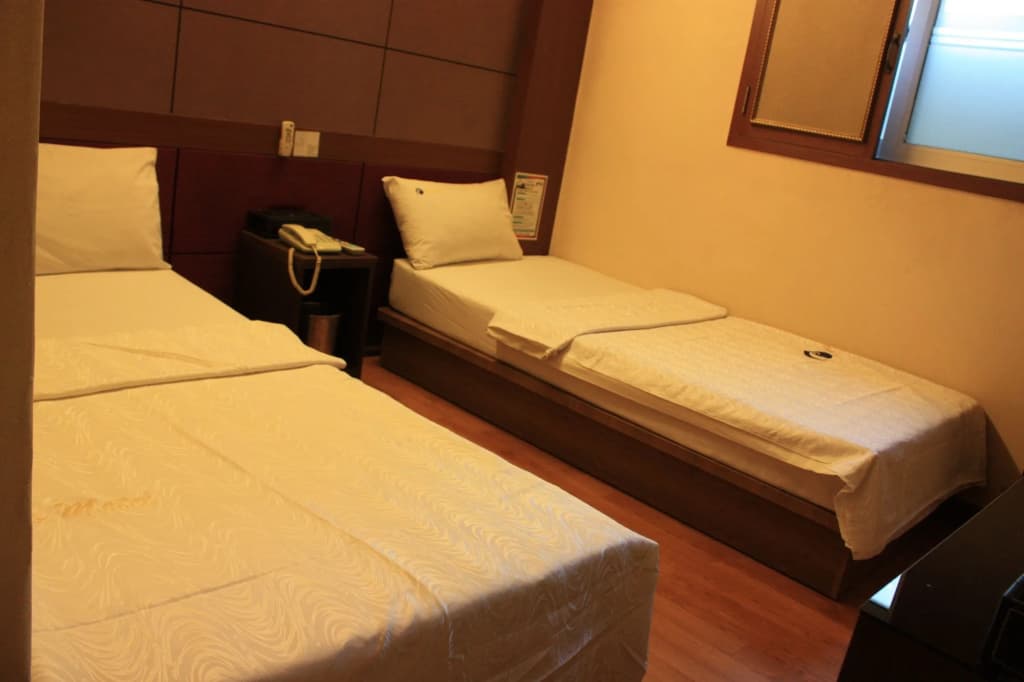 Coups Hotel - photo 4