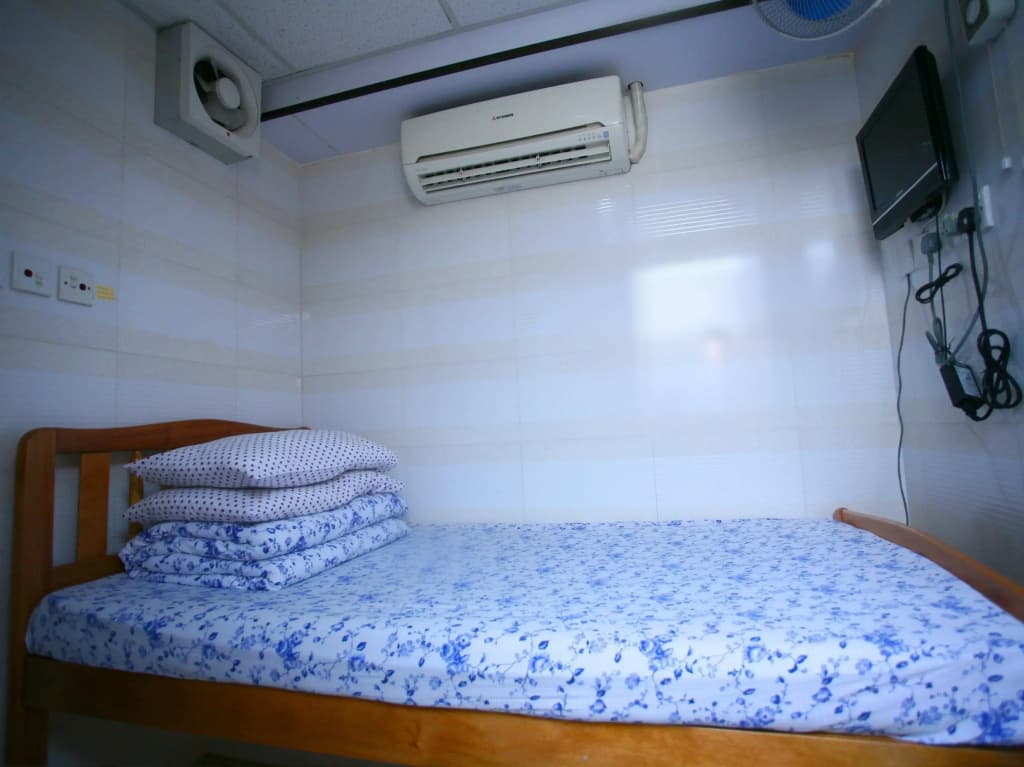 H.K Commercial Inn - photo 8