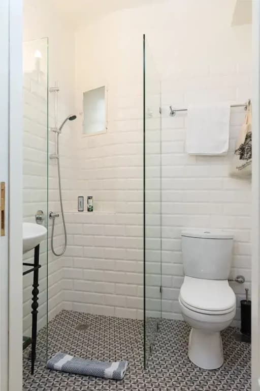1930's Athenian House - photo 9