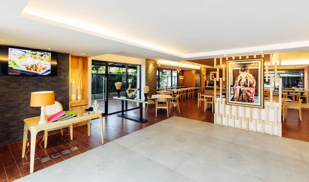 Baron Residence Bangkok - photo 2