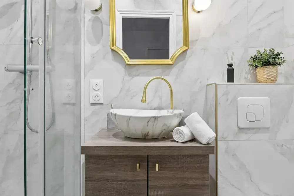 Classy 1BR - Elysee & Madeleine Area - photo 7