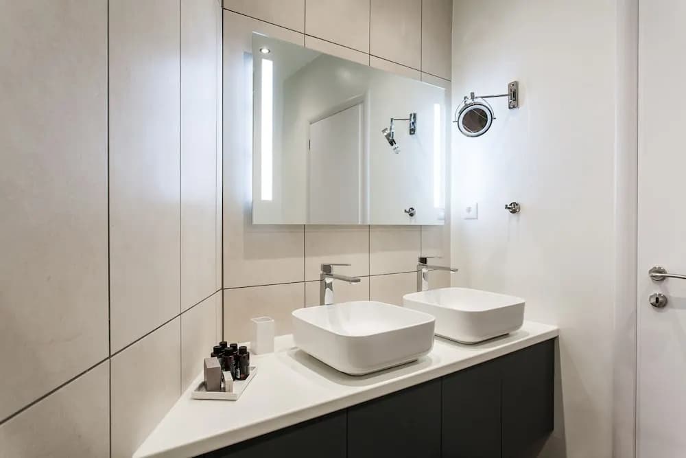 UPSTREET Charming & Comfy 2BD Apt-Acropolis - photo 7