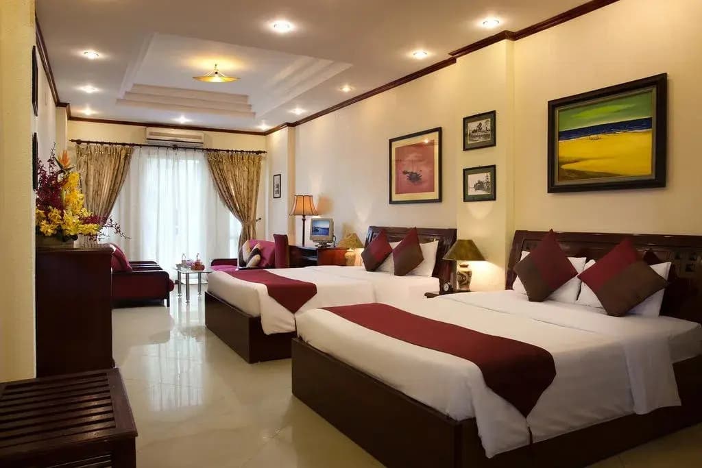 Aurora Central Hotel - photo 2