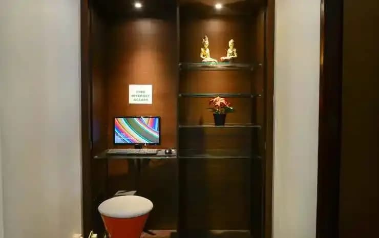 Bamboo Inn Hotel & Cafe - photo 20