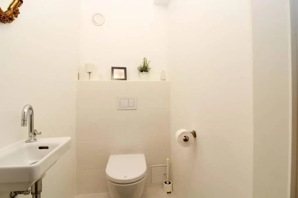 MODERN spacious, 2 BEDROOM, FREE PARKING - photo 8