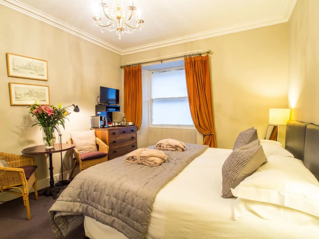 Six Brunton Place - photo 7