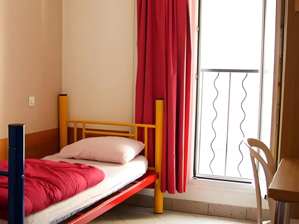 Bastille Hostel - photo 5