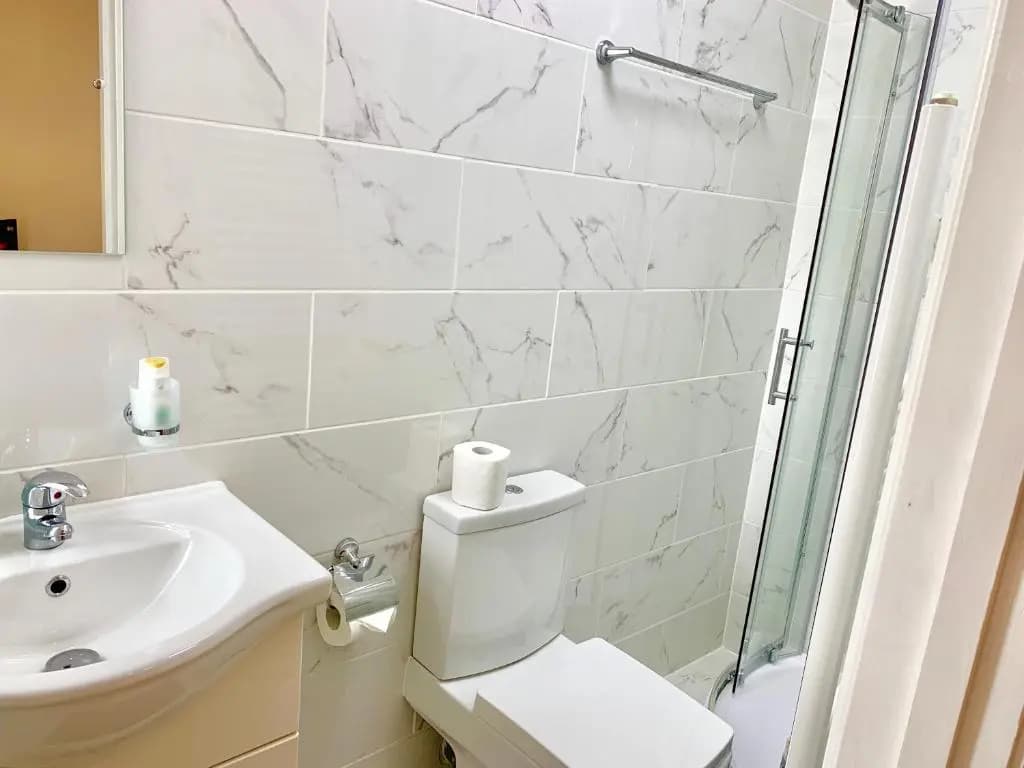 1 Bed Apartment,Recep,Kitchen,Bath - photo 13