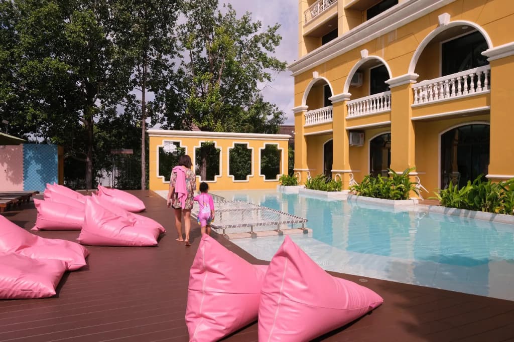 ROYAL PINEAPPLE HOTEL | A Welcome to Wealth and Good Fortune - photo 13