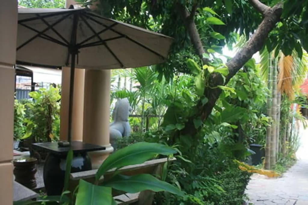 Mom's Guesthouse - photo 17