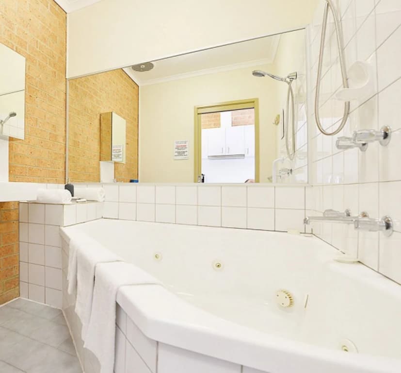 Cranbourne Motor Inn - photo 8