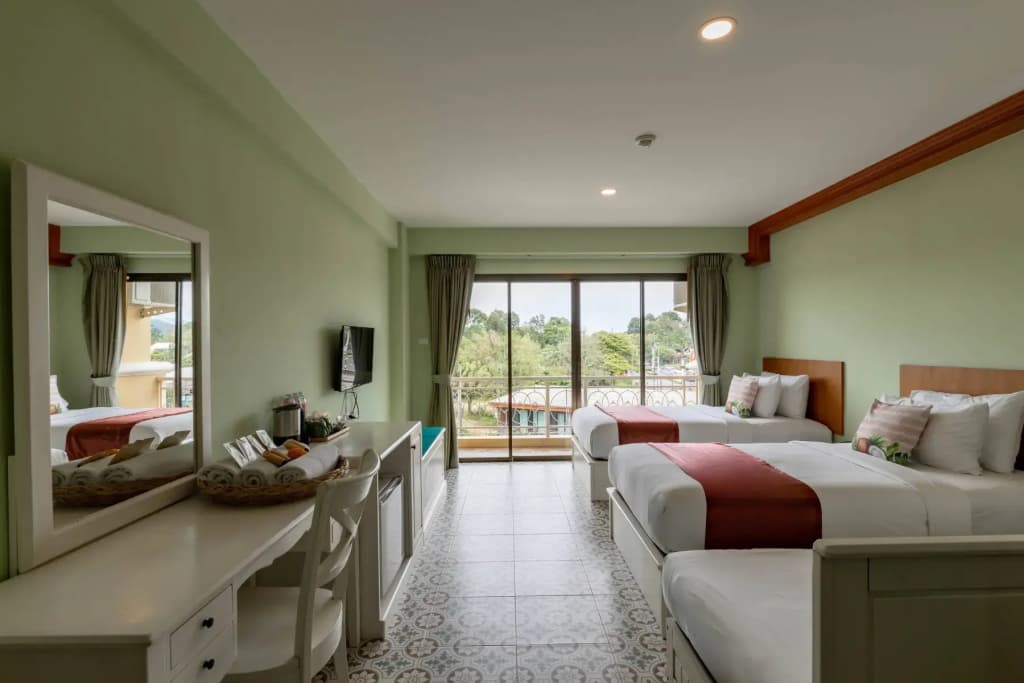 ROYAL PINEAPPLE HOTEL | A Welcome to Wealth and Good Fortune - photo 24