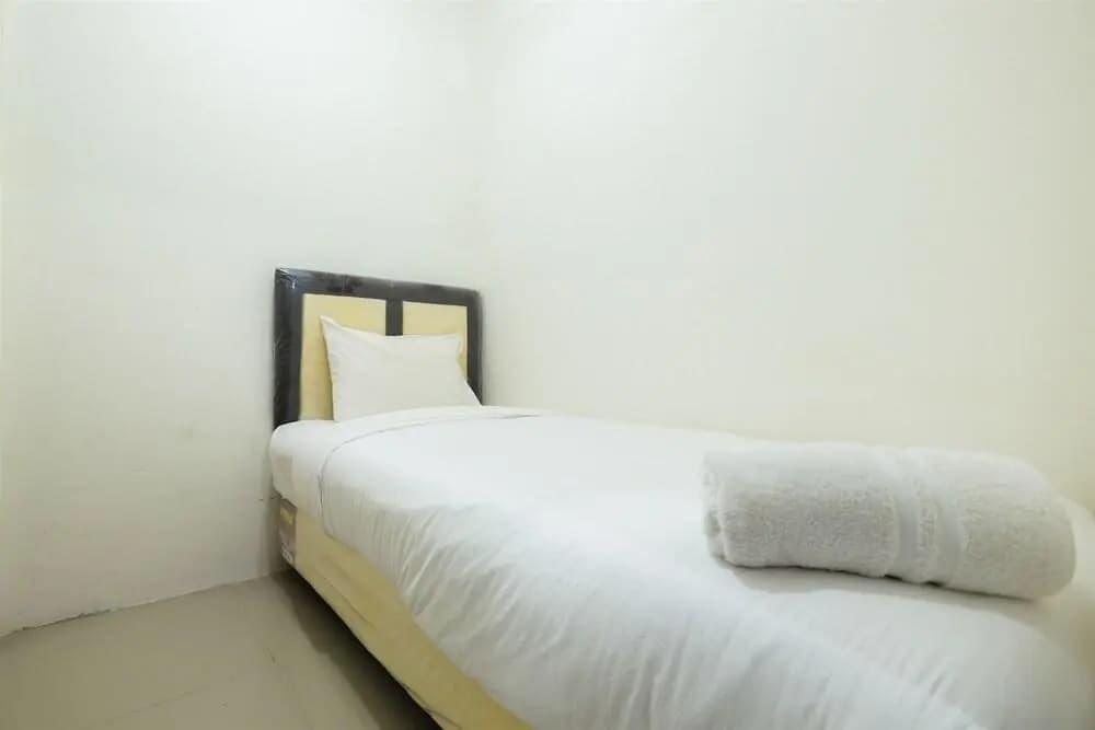 Comfortable 2BR Green Pramuka Apartment - photo 5