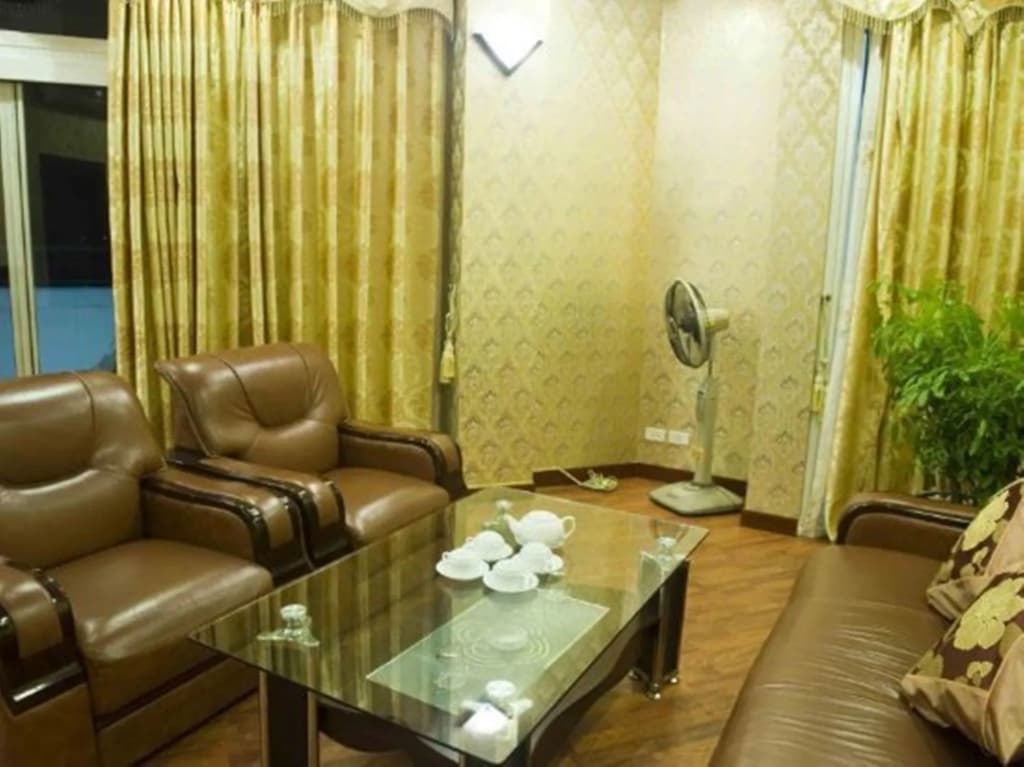 Crown Hotel - photo 5