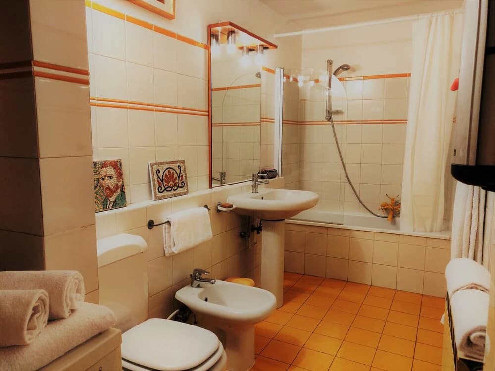 Golden Authentic Florentine Gem, Perfect Location - photo 6