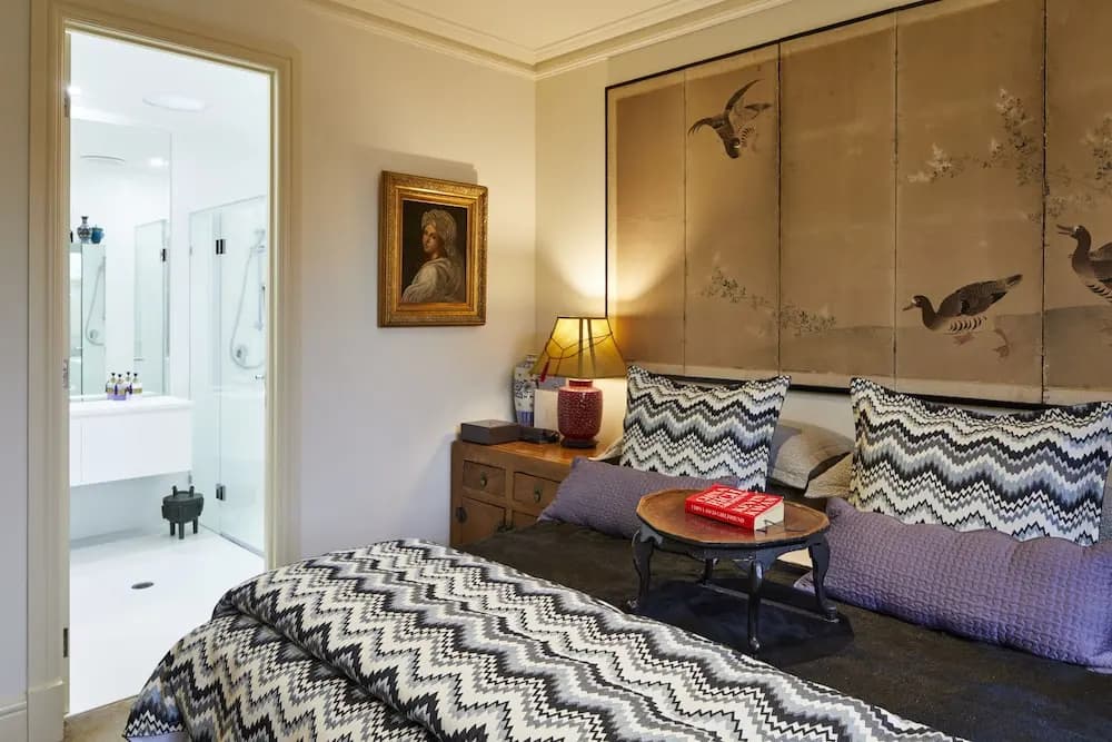Eclectic 2 Bed & 2 Bath in Armadale with Parking - photo 4