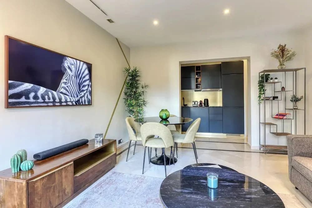 Montaigne Executive Suite - photo 2