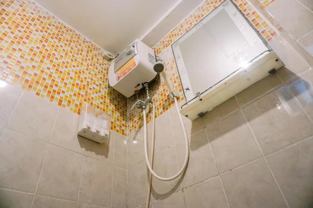 Warm And Cozy Stay Studio Green Bay Pluit Apartment - photo 6