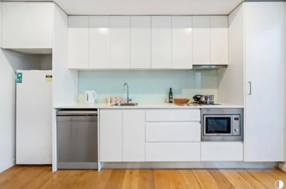 Central Modern 1 Bedroom With Air-con Balcony - photo 11