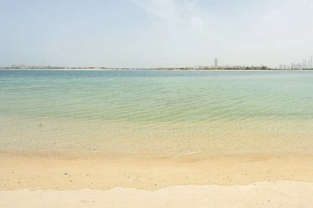 Spacious beachfront 2 bedroom apartment - photo 14