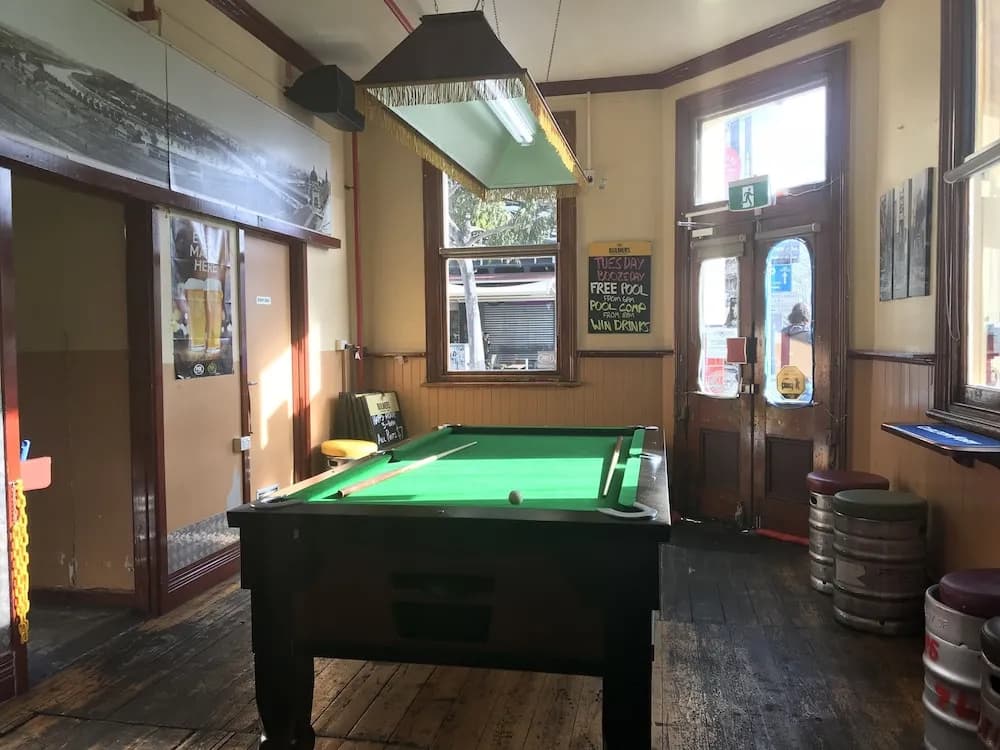 Market Tavern - Hostel and Bar - photo 14
