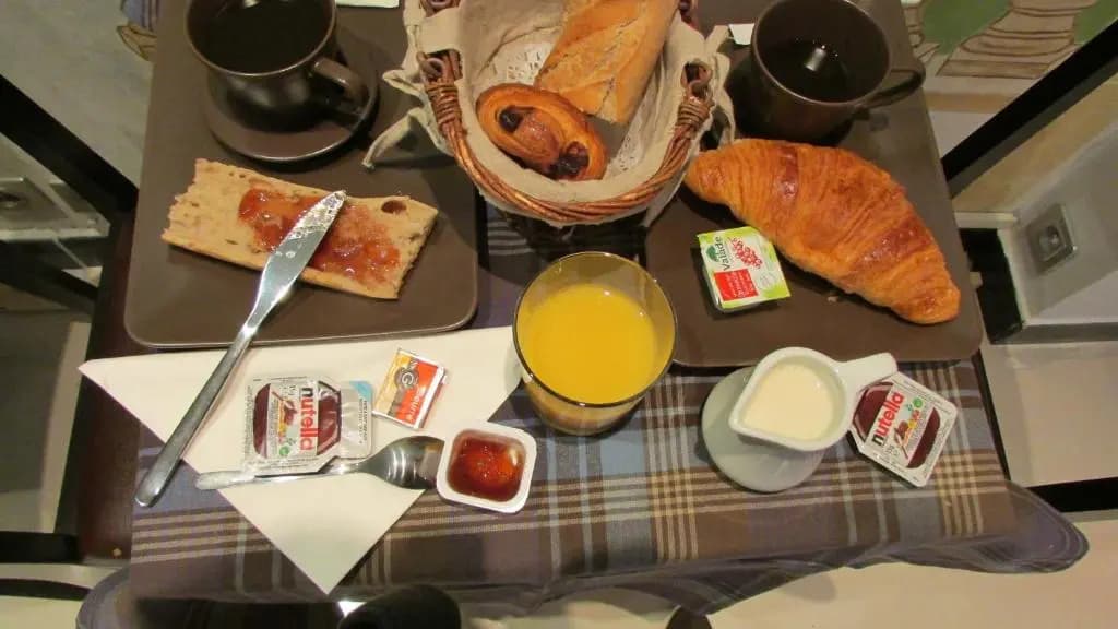 Hotel La Perle Montparnasse - photo 13