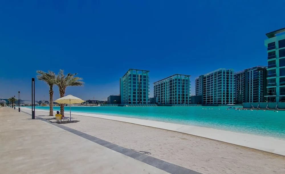 Stylish Waterfront 1 BR w pvt beach near Downtown - main photo